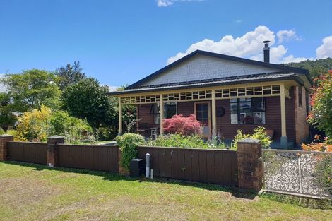 Photo of property in 35 Davis Street, Reefton, 7830