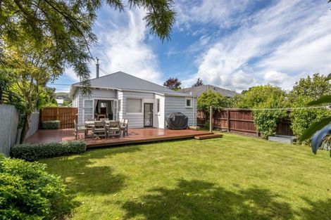 Photo of property in 129 Somerfield Street, Somerfield, Christchurch, 8024