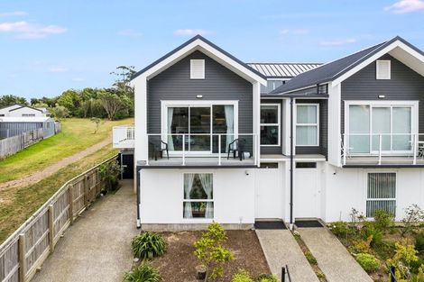 Photo of property in 47 Cleat Street, Whitby, Porirua, 5024