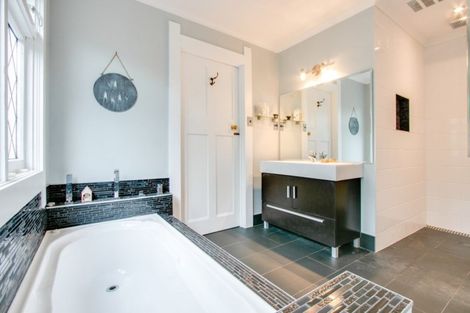 Photo of property in 25 Kennedy Road, Napier South, Napier, 4110