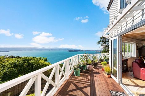 Photo of property in 96 Nicholson Road, Khandallah, Wellington, 6035