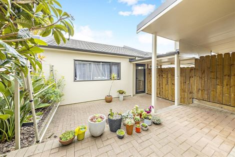 Photo of property in 23 Puma Drive, Golflands, Auckland, 2013
