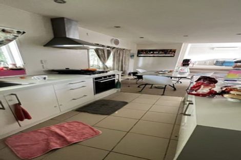 Photo of property in 2/5 Downing Street, Glenfield, Auckland, 0629