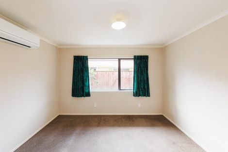 Photo of property in 1 Alpine Grove, Kelvin Grove, Palmerston North, 4414