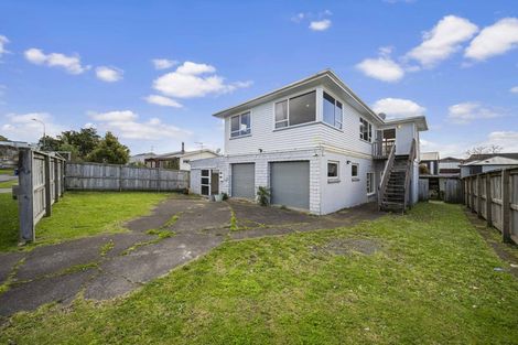 Photo of property in 45 Bodi Place, Te Atatu South, Auckland, 0610