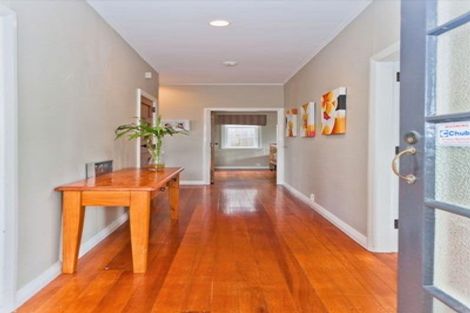 Photo of property in 203 Campbell Road, Greenlane, Auckland, 1061