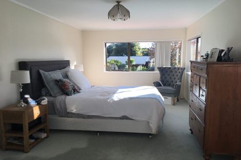 Photo of property in 16 Oliver Twist Avenue, Mellons Bay, Auckland, 2014