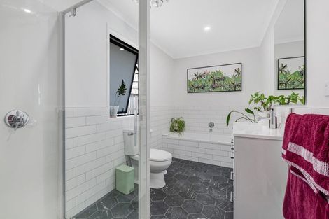 Photo of property in 9 St Julia Court, Helensville, 0800