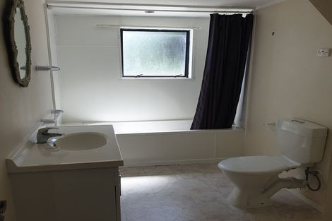 Photo of property in 42 Codlin Road, Waiuku, 2683