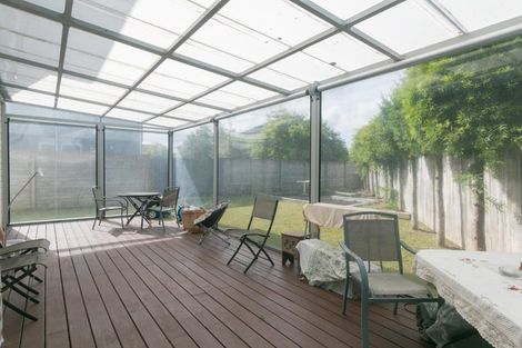 Photo of property in 69 Bordeaux Parade, Te Atatu South, Auckland, 0610