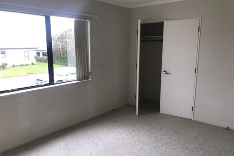 Photo of property in 10a Ted Gilberd Place, Newlands, Wellington, 6037