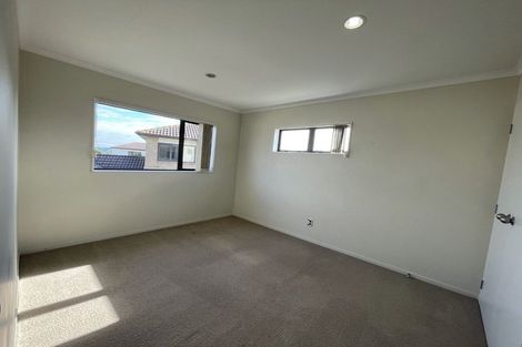 Photo of property in 65 Keri Vista Rise, Papakura, 2110