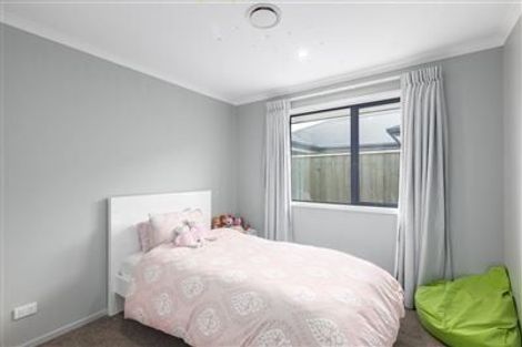 Photo of property in 16 Northmoor Boulevard, Rolleston, 7615