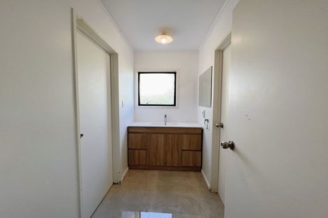 Photo of property in 23 Calman Place, Chatswood, Auckland, 0626