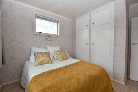 Photo of property in 24 Diamond Street, Carterton, 5713