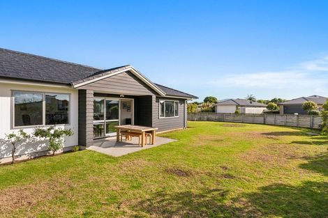 Photo of property in 10 Gallipoli Place, Paraparaumu, 5032
