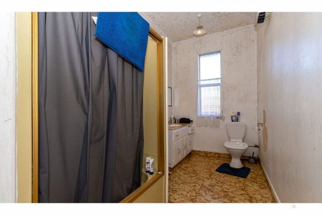 Photo of property in 1 Clifton Terrace, West End, Timaru, 7910