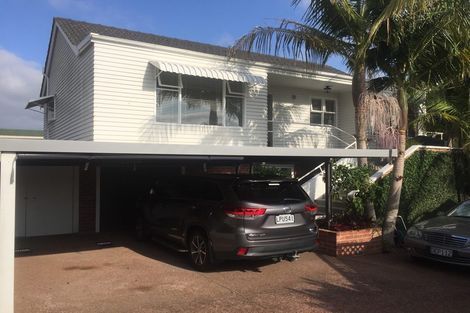 Photo of property in 1/1 Sylvan Park Avenue, Milford, Auckland, 0620