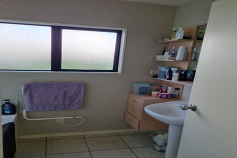 Photo of property in 29 Spalding Rise, Golflands, Auckland, 2013