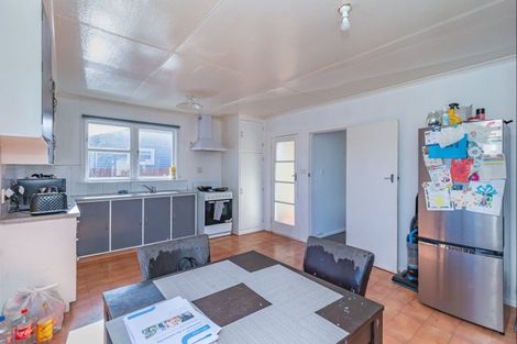 Photo of property in 2 Collingwood Street, Levin, 5510