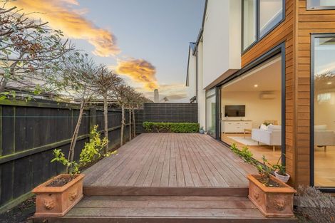 Photo of property in 129 Edgeware Road, St Albans, Christchurch, 8014