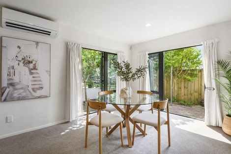 Photo of property in 1/26 Pannill Place, Oteha, Auckland, 0632