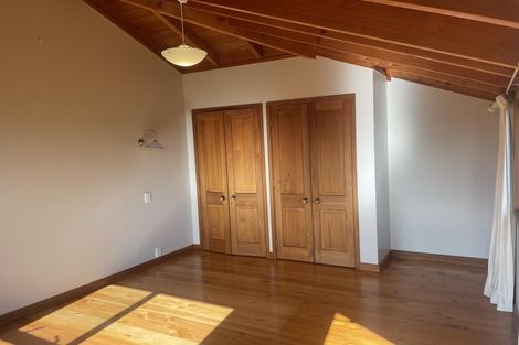 Photo of property in 18 Rayner Road, Piha, New Lynn, 0772