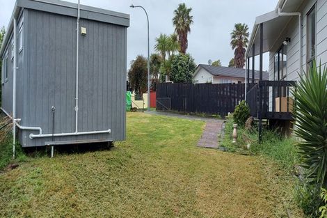 Photo of property in 5 Iris Place, Clendon Park, Auckland, 2103