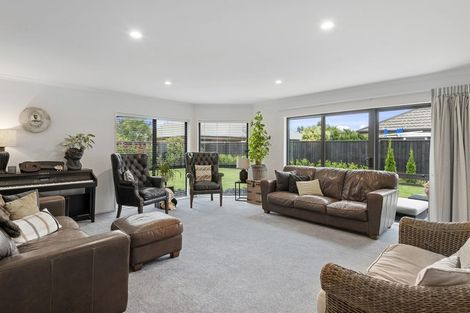 Photo of property in 25 Oakwood Drive, Rangiora, 7400