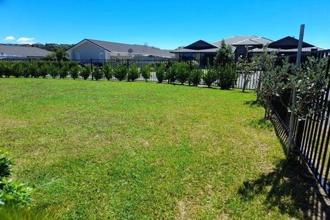 Photo of property in 15 Greystone Place, Omokoroa, 3114