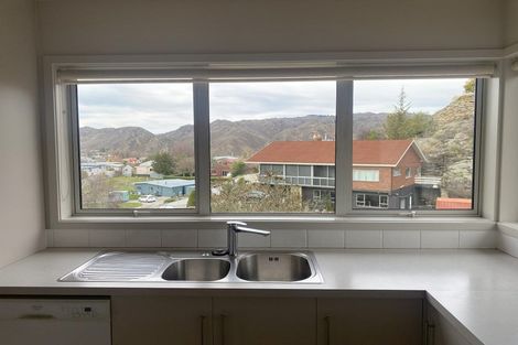 Photo of property in 16 Aronui Road, Bridge Hill, Alexandra, 9320