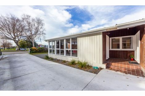 Photo of property in 201 Memorial Avenue, Burnside, Christchurch, 8053