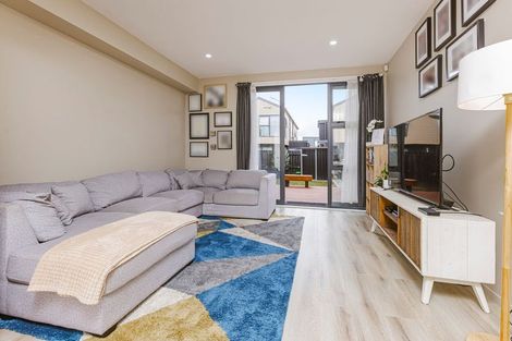 Photo of property in 12 Dignity Street, Papakura, 2110