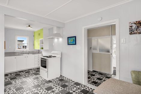 Photo of property in 31 Matai Street, Castlecliff, Whanganui, 4501