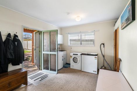 Photo of property in 21 Whiritoa Beach Road, Whiritoa, Whangamata, 3691