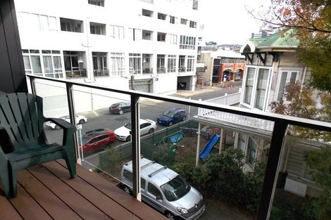 Photo of property in Endeavour Apartments, 23/125 Thorndon Quay, Pipitea, Wellington, 6011