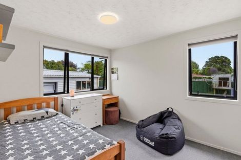 Photo of property in 5 Hurworth Grove, Waikanae, 5036