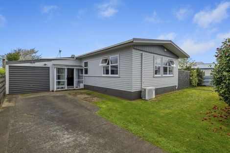 Photo of property in 5 Ngaio Place, Hawera, 4610