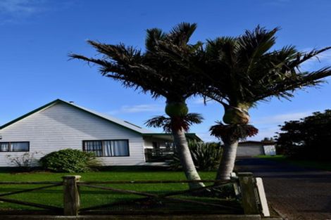 Photo of property in 27 Wharf Road, Karamea, 7893