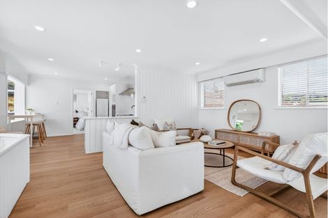 Photo of property in 1 Winston Street, Acacia Bay, Taupo, 3330