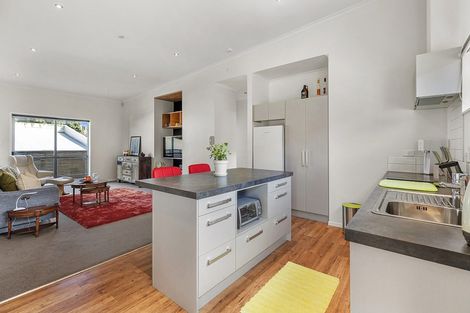 Photo of property in 8/123 The Parade, Island Bay, Wellington, 6023