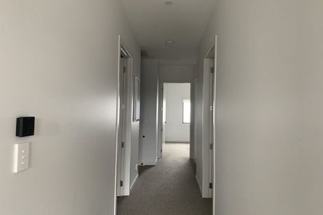 Photo of property in 9/1 Genevieve Lane, Hobsonville, Auckland, 0616