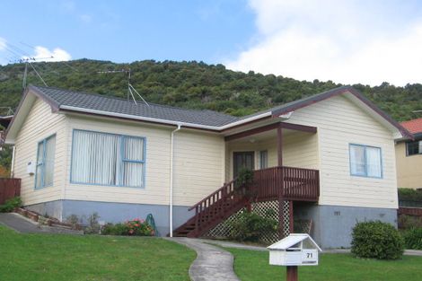 Photo of property in 71 Woodhouse Avenue, Karori, Wellington, 6012