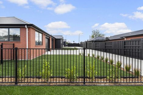 Photo of property in 2/4 Carey Street, Maeroa, Hamilton, 3200