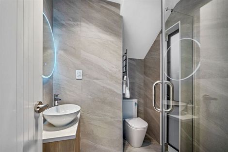 Photo of property in 28e Walker Road, Point Chevalier, Auckland, 1022