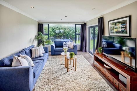 Photo of property in 15 Tirowhanga Road, Paremata, Porirua, 5024