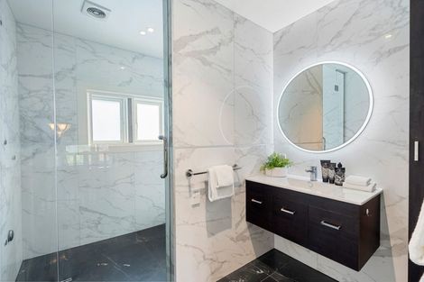 Photo of property in 7 Marine Terrace, Bayswater, Auckland, 0622