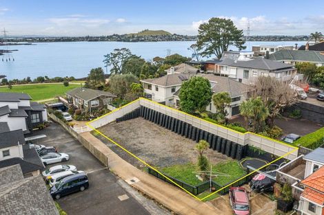 Photo of property in 2/32 Seacliffe Road, Hillsborough, Auckland, 1042