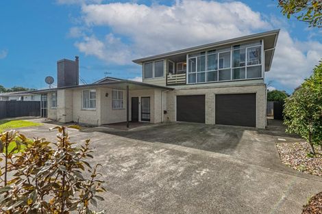 Photo of property in 12 Tabak Crescent, Takaro, Palmerston North, 4412