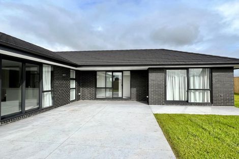 Photo of property in 24 Kerr Crescent, Patumahoe, 2679